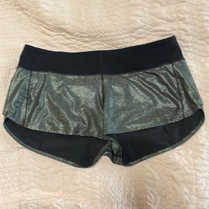 Lululemon metallic speed up short 2.5”